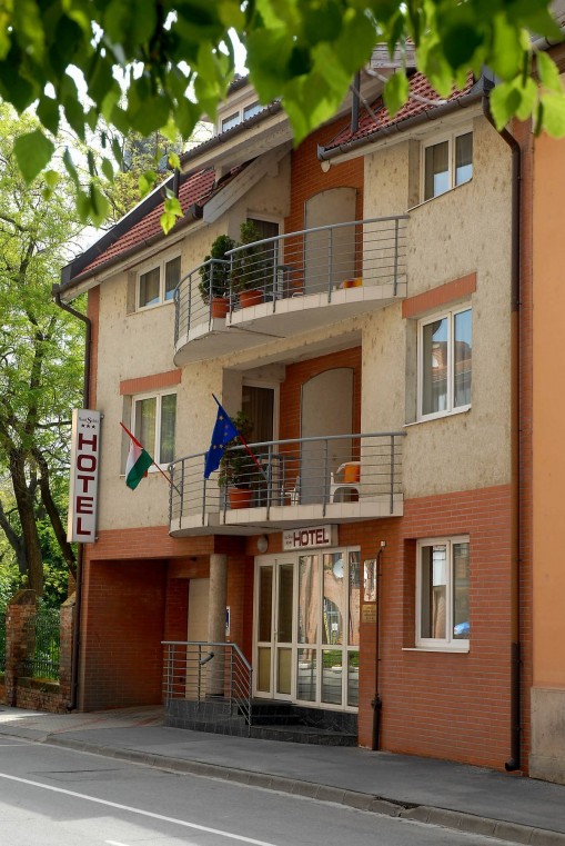   - Sóház Hotel és Apartmanszálloda Szolnok