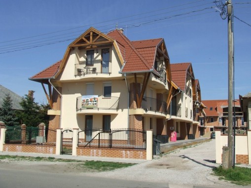   - ZÉO Apartman Cserkeszőlő